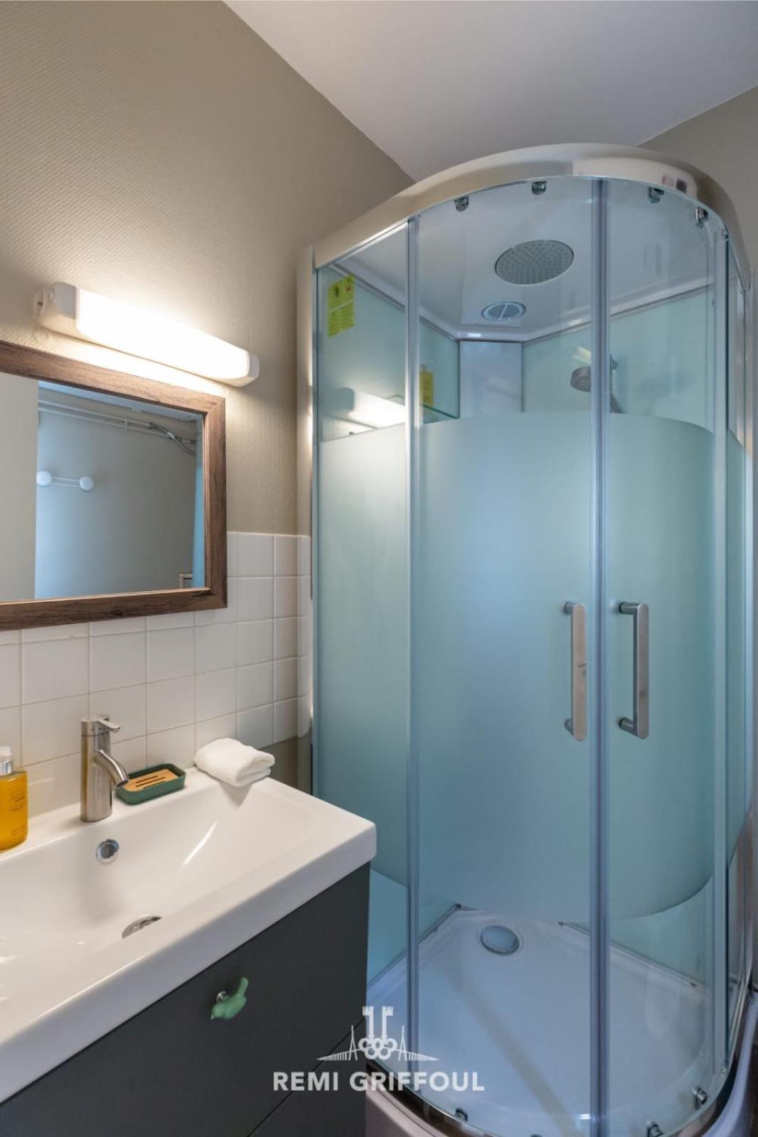 Emeraude Cozy Nest 3 Heart Of Historic District 2 Guests Онфлёр Экстерьер фото
